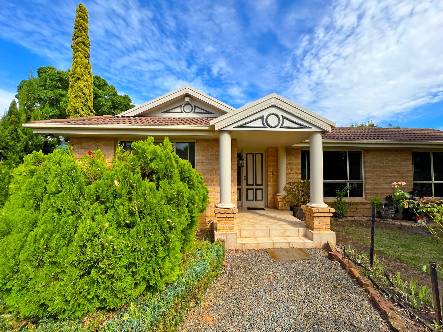 10 Jacaranda Street, Forbes NSW 2871, Image 1