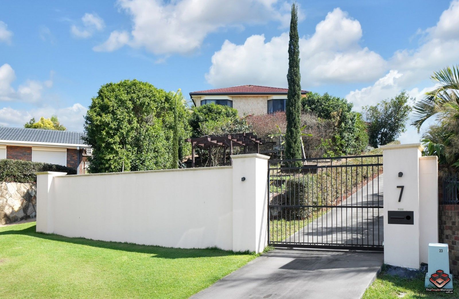 4 bedrooms House in 7 Belah Court ALBANY CREEK QLD, 4035