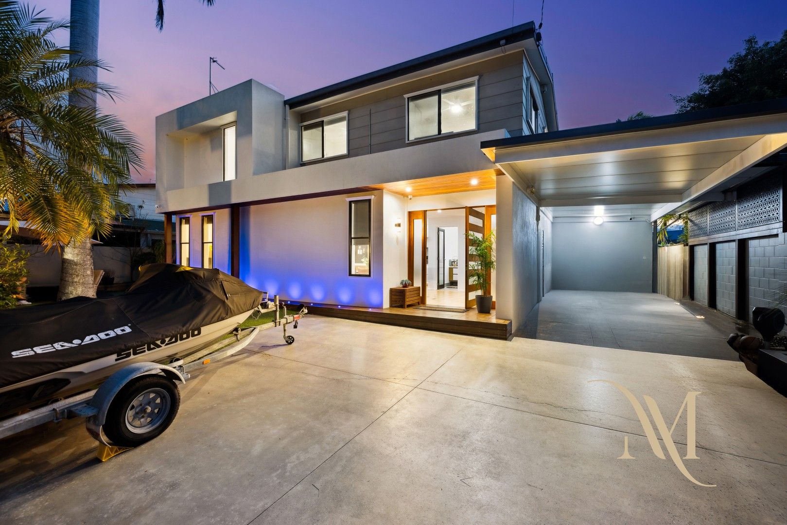 5 bedrooms House in 12 Hocking Street ARUNDEL QLD, 4214