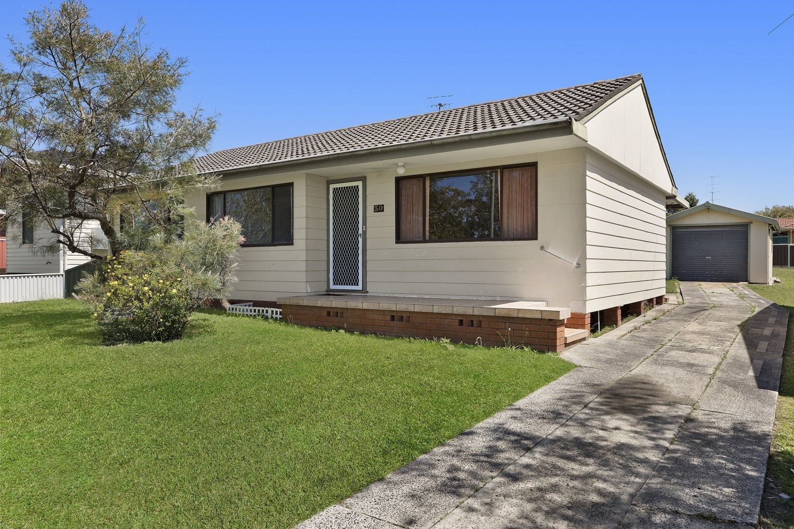 30 Manuka Parade, Gorokan NSW 2263, Image 0