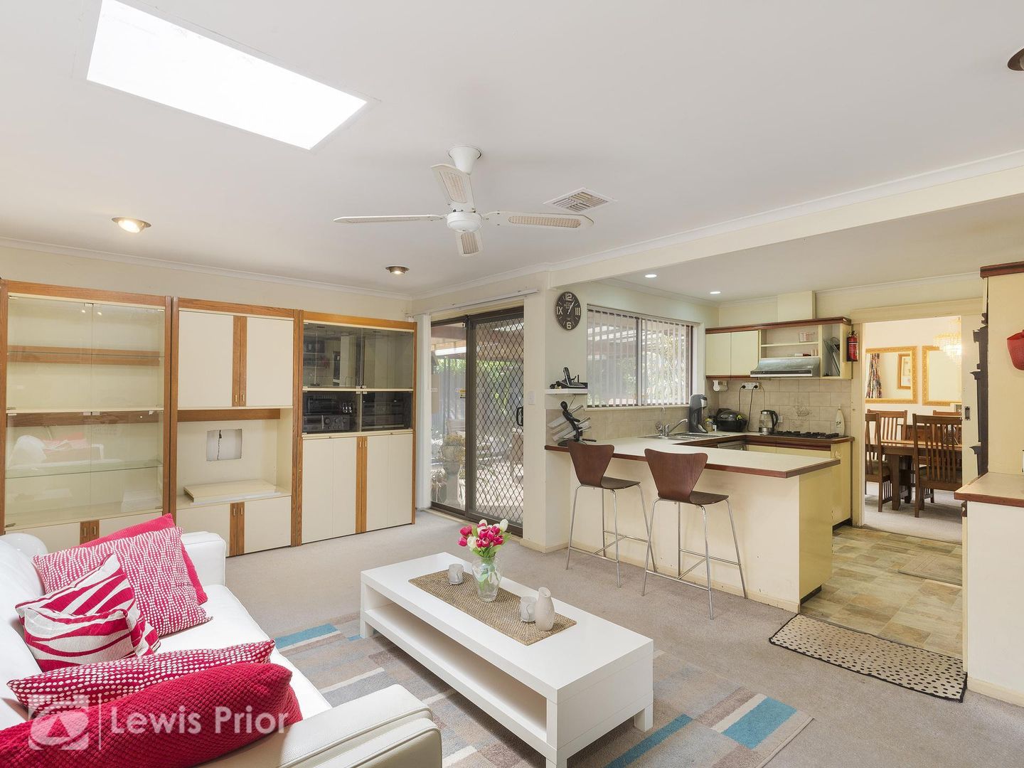 7 Meg Court, Aberfoyle Park SA 5159, Image 2