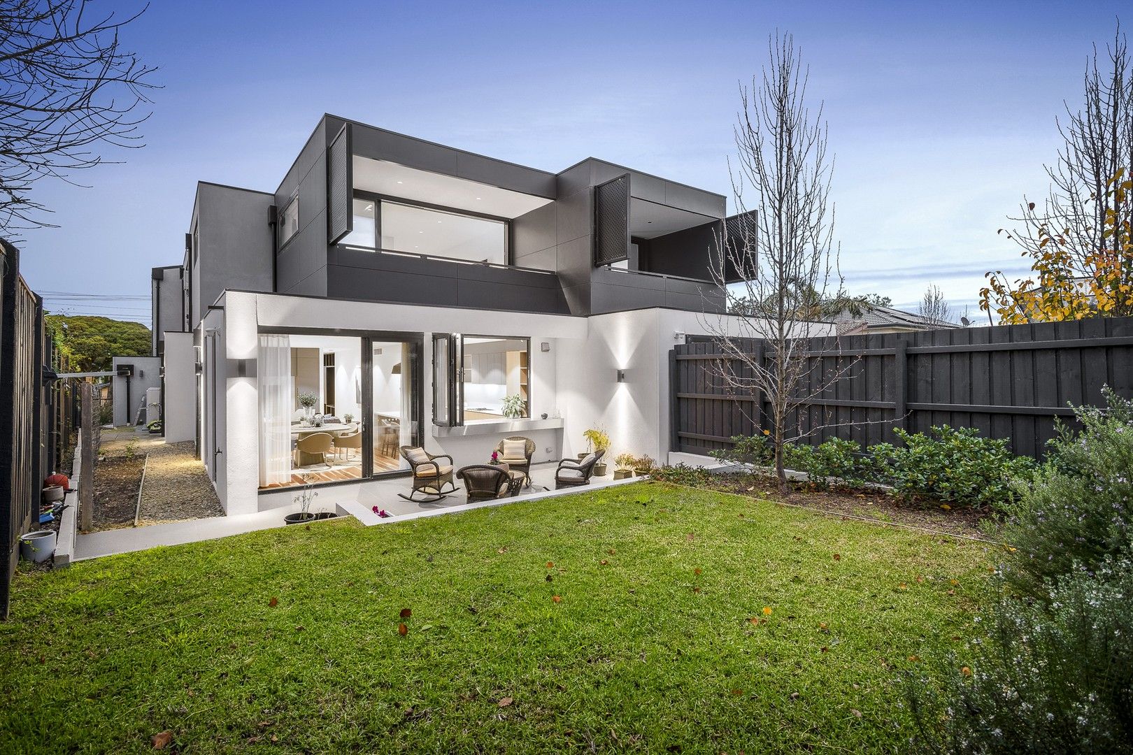 4 bedrooms Townhouse in 21B Wallabah Street MOUNT WAVERLEY VIC, 3149