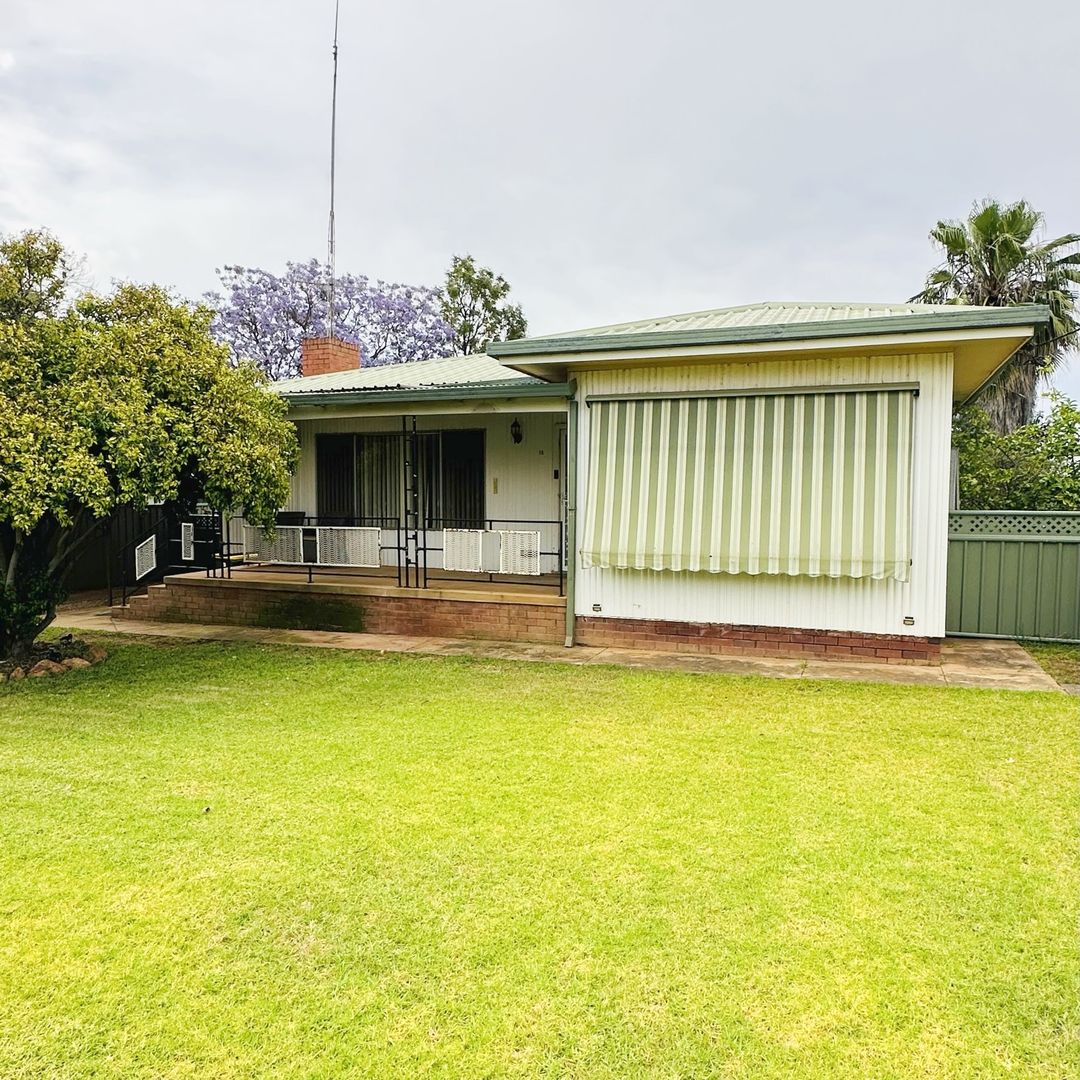 13 Busby Street, Condobolin NSW 2877