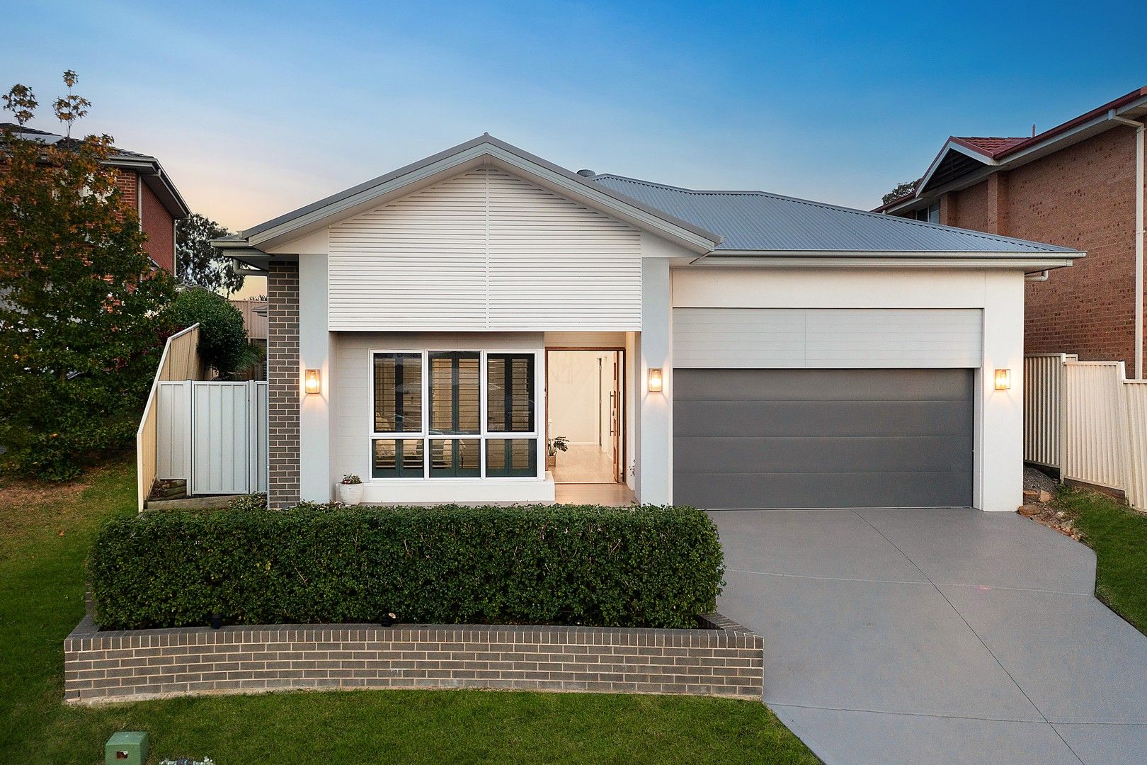 4 bedrooms House in 25 Farrier Crescent HAMLYN TERRACE NSW, 2259