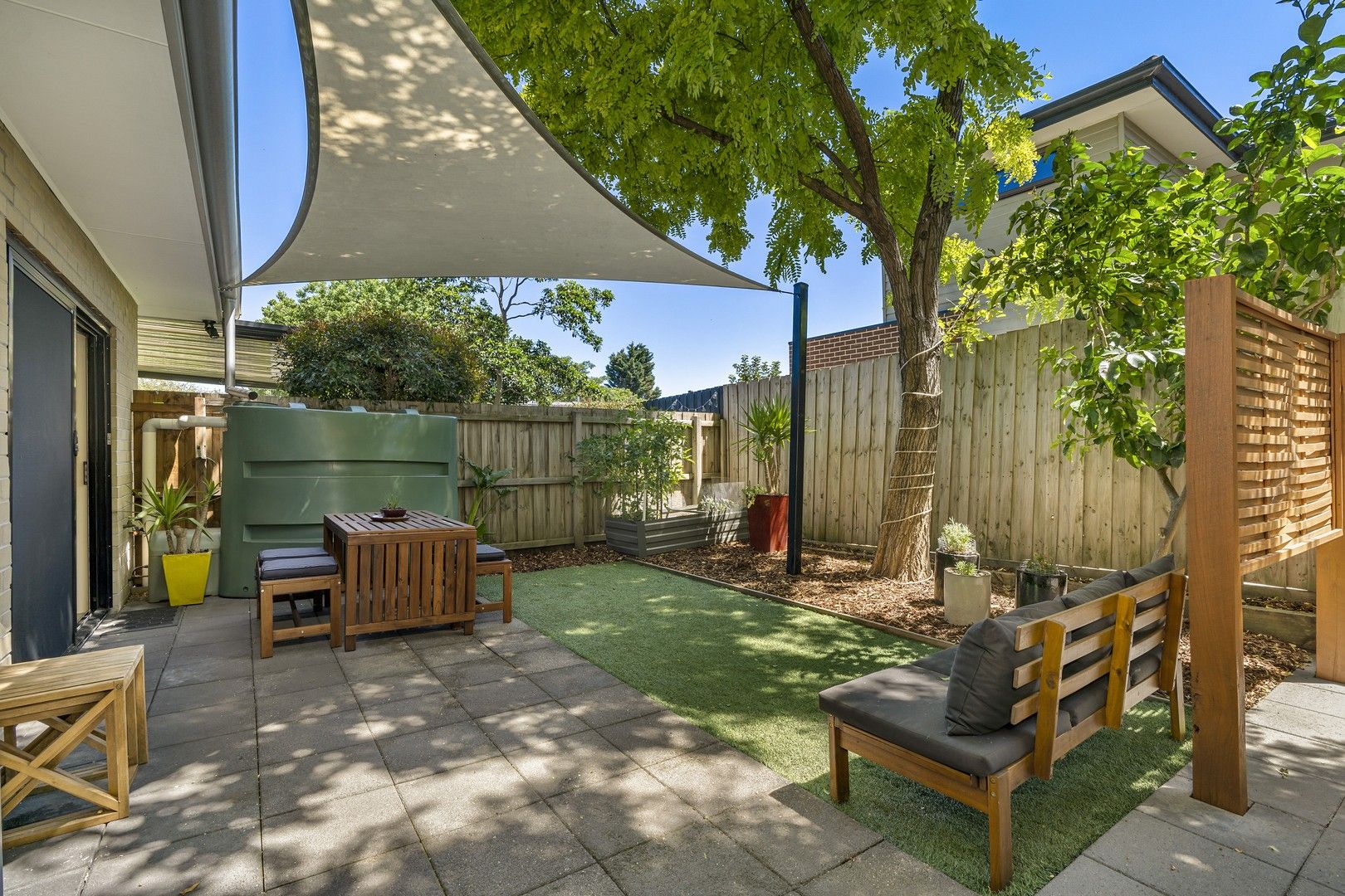 2/9-11 Inverness Street, Clarinda VIC 3169, Image 1