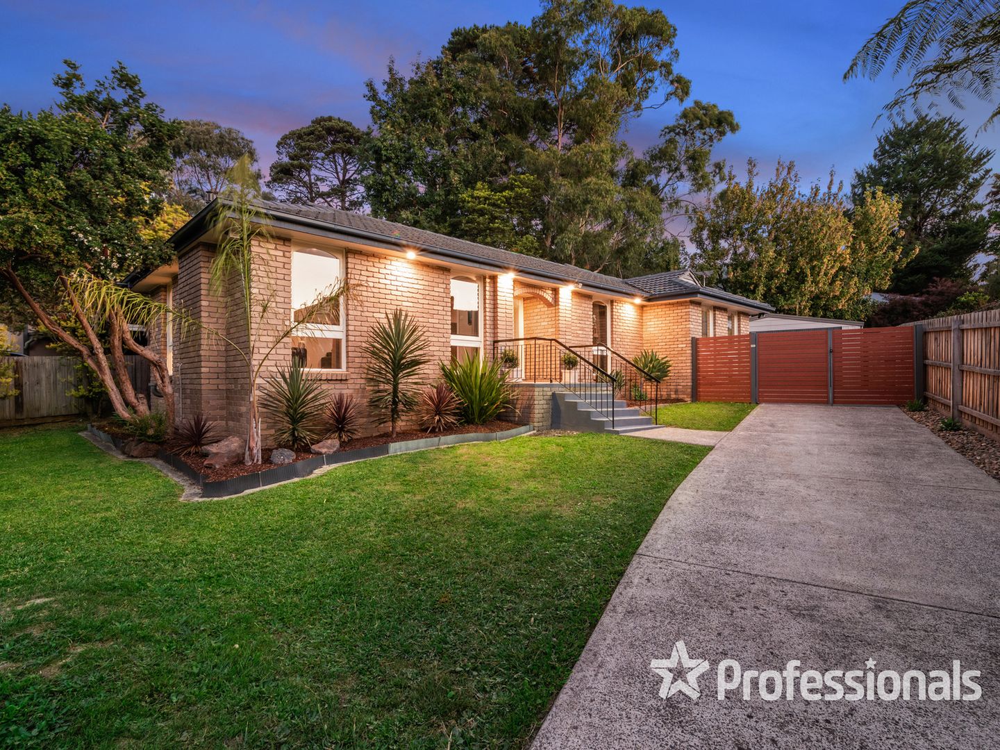 12 The Boulevard, Montrose VIC 3765, Image 1