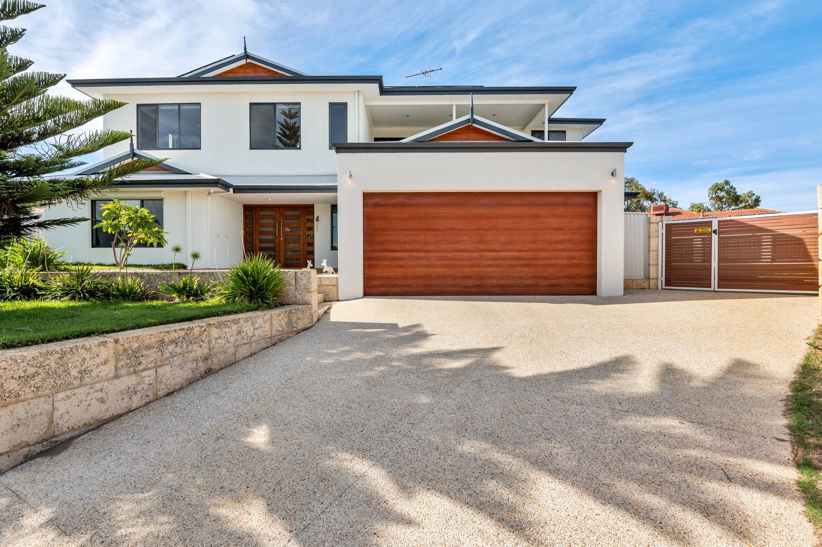 19 Marlowe Place, Lake Coogee WA 6166, Image 0