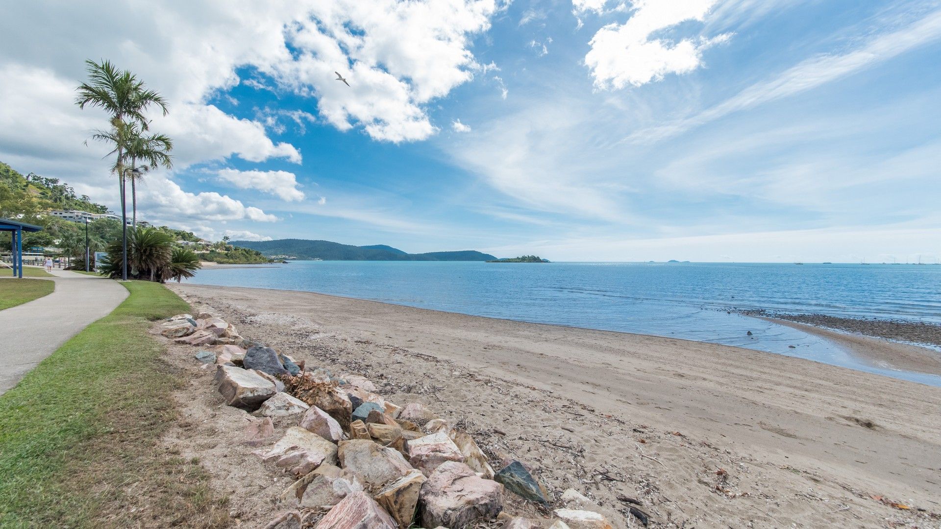 2 bedrooms Apartment / Unit / Flat in 1/42 Coral Esplanade CANNONVALE QLD, 4802