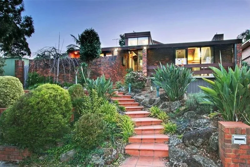 17 Belinda Crescent, Wheelers Hill VIC 3150