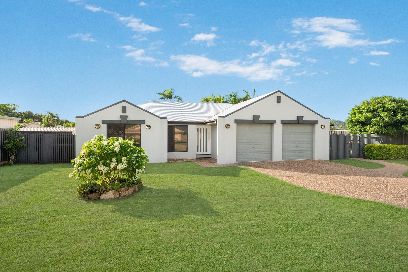 4 bedrooms House in 13 Santa Fe Way KIRWAN QLD, 4817