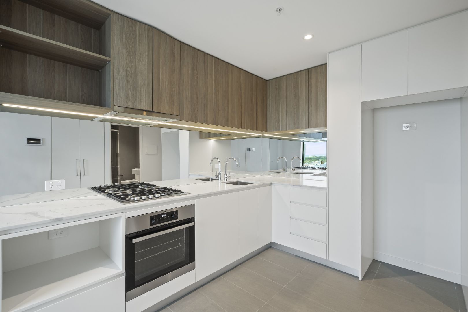 2 bedrooms Apartment / Unit / Flat in 1109/43 Hancock St SOUTHBANK VIC, 3006