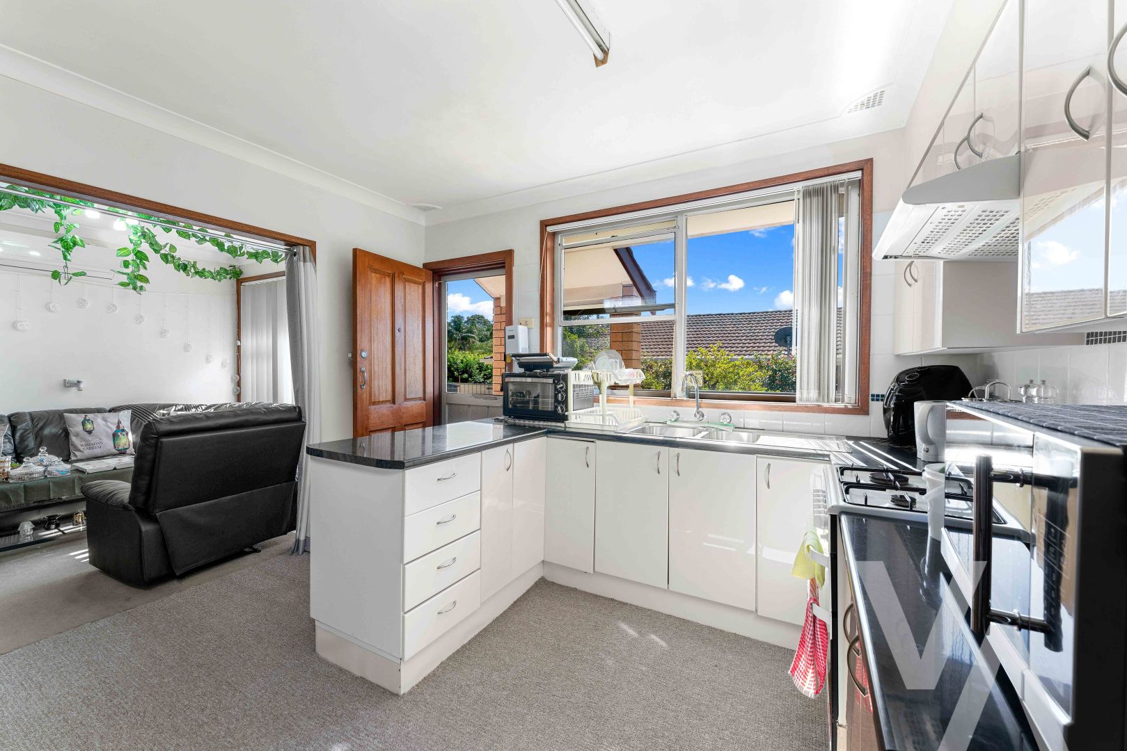 6 Kerry Avenue, Elermore Vale NSW 2287, Image 2