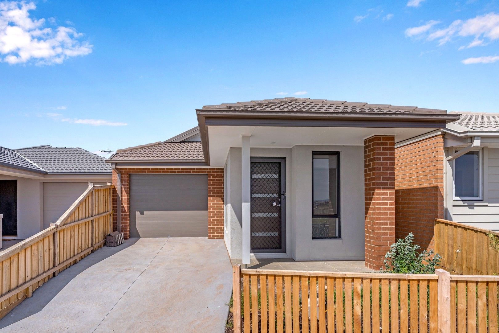 24 Viola Drive, Rockbank VIC 3335 House For Rent 390 Domain