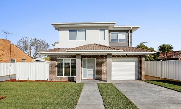 3 bedrooms Townhouse in 1/17 Fidge Court JACANA VIC, 3047
