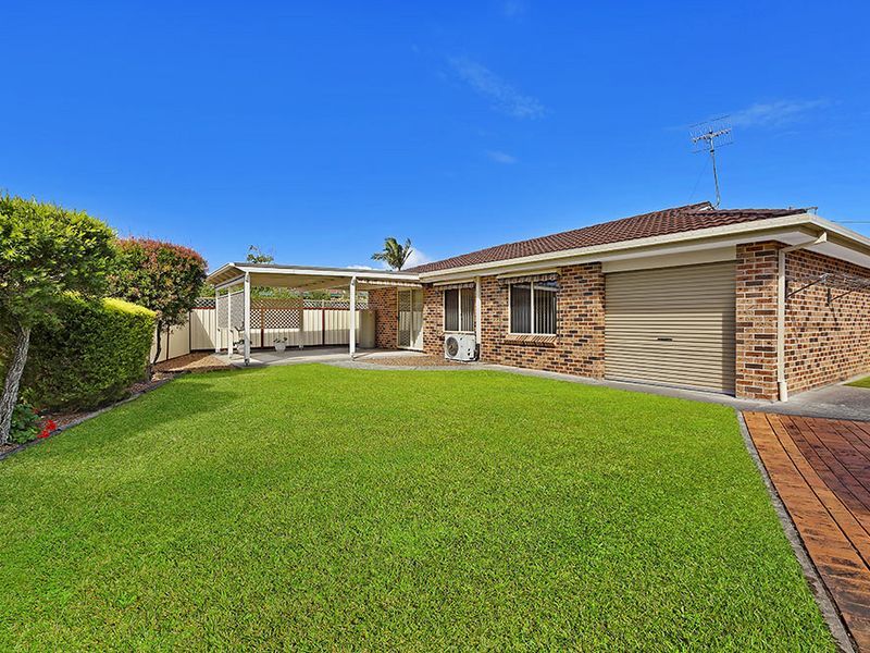 8 Charlotte Close, BATEAU BAY NSW 2261, Image 1