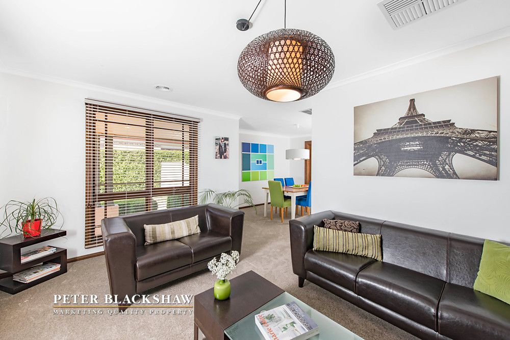 7 Bredbo Close, Amaroo ACT 2914, Image 2