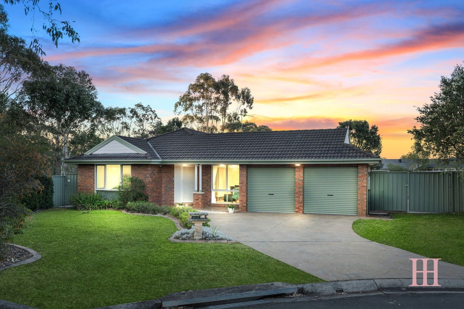 27 Brownlow Court, Wattle Grove NSW 2173, Image 0