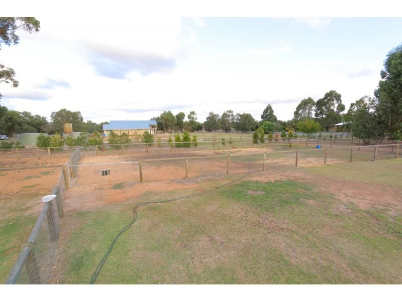 3 Bangap Place, Oakford WA 6121, Image 2