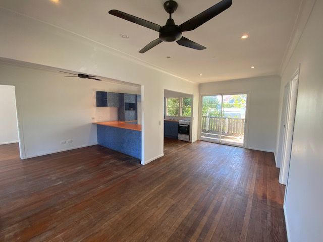 3 bedrooms House in 26 Riviera Road MIAMI QLD, 4220