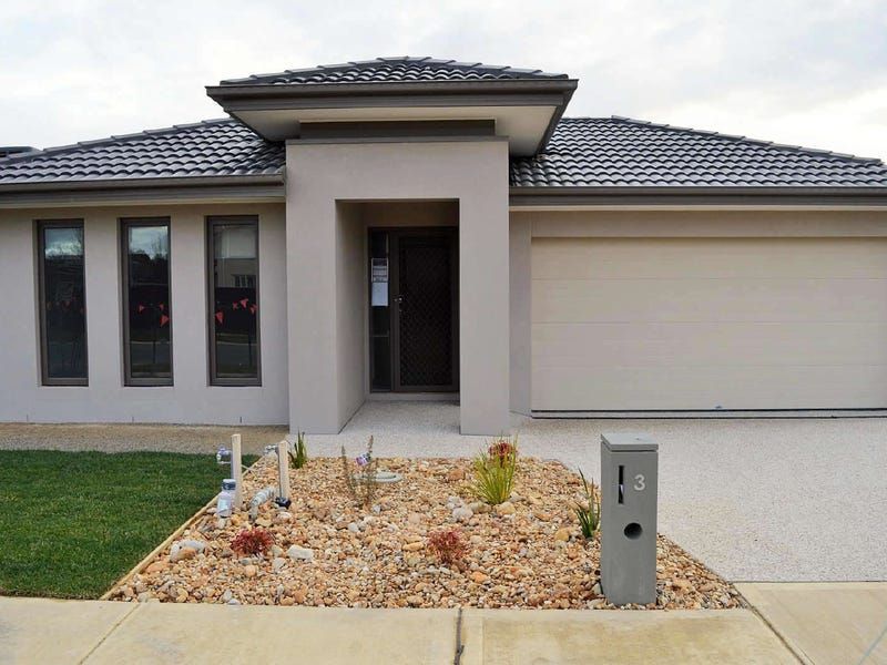 4 bedrooms House in 3 Greenside Circuit SANDHURST VIC, 3977