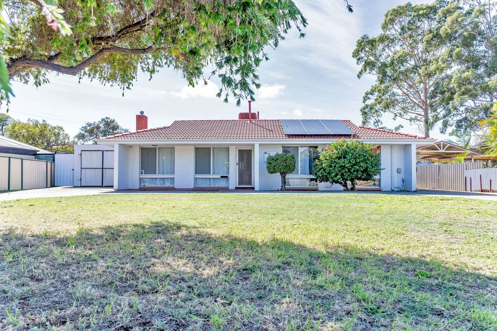 Primary image of 10 Carcoola Avenue, Pinjarra WA 6208