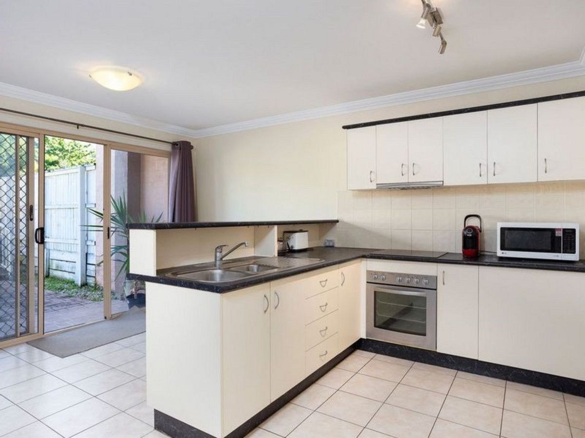 3 bedrooms Townhouse in 5/22 High Street FOREST LAKE QLD, 4078