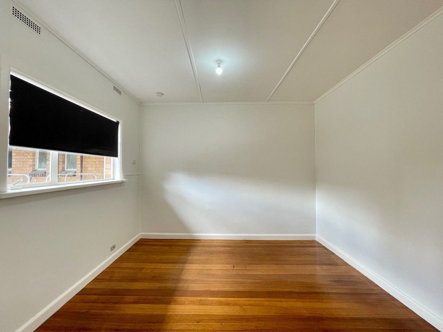 1 bedrooms Apartment / Unit / Flat in 110a Commercial road FOOTSCRAY VIC, 3011