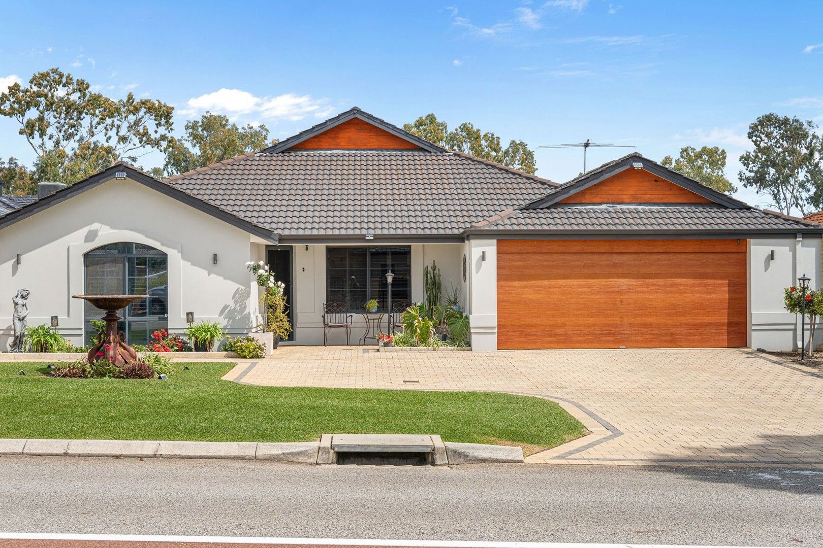 4 bedrooms House in 222 ODIN DRIVE STIRLING WA, 6021