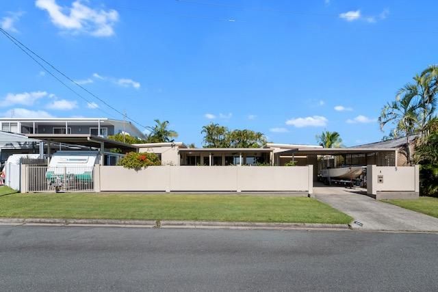 3 bedrooms House in 9 Vickers Street BATTERY HILL QLD, 4551