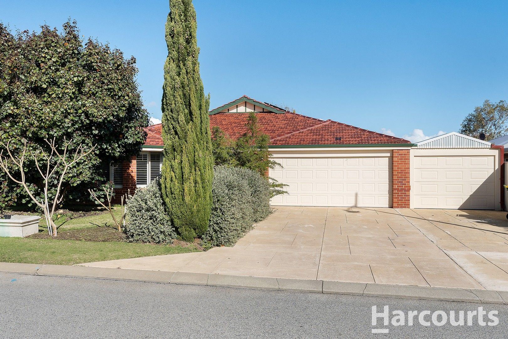 4 bedrooms House in 4 Villaret Terrace SECRET HARBOUR WA, 6173