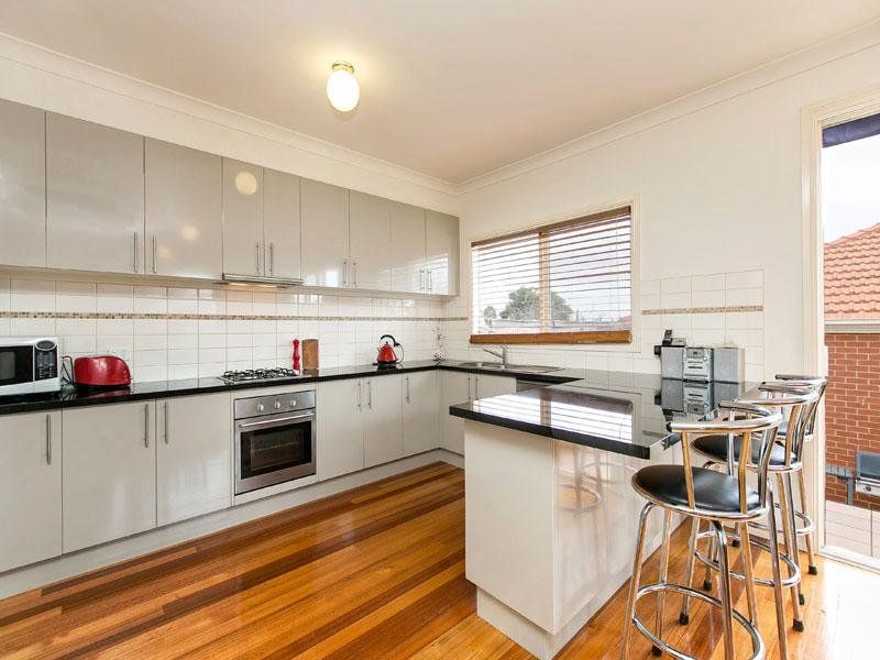 3 bedrooms Townhouse in 1/209 Jasper Road BENTLEIGH VIC, 3204
