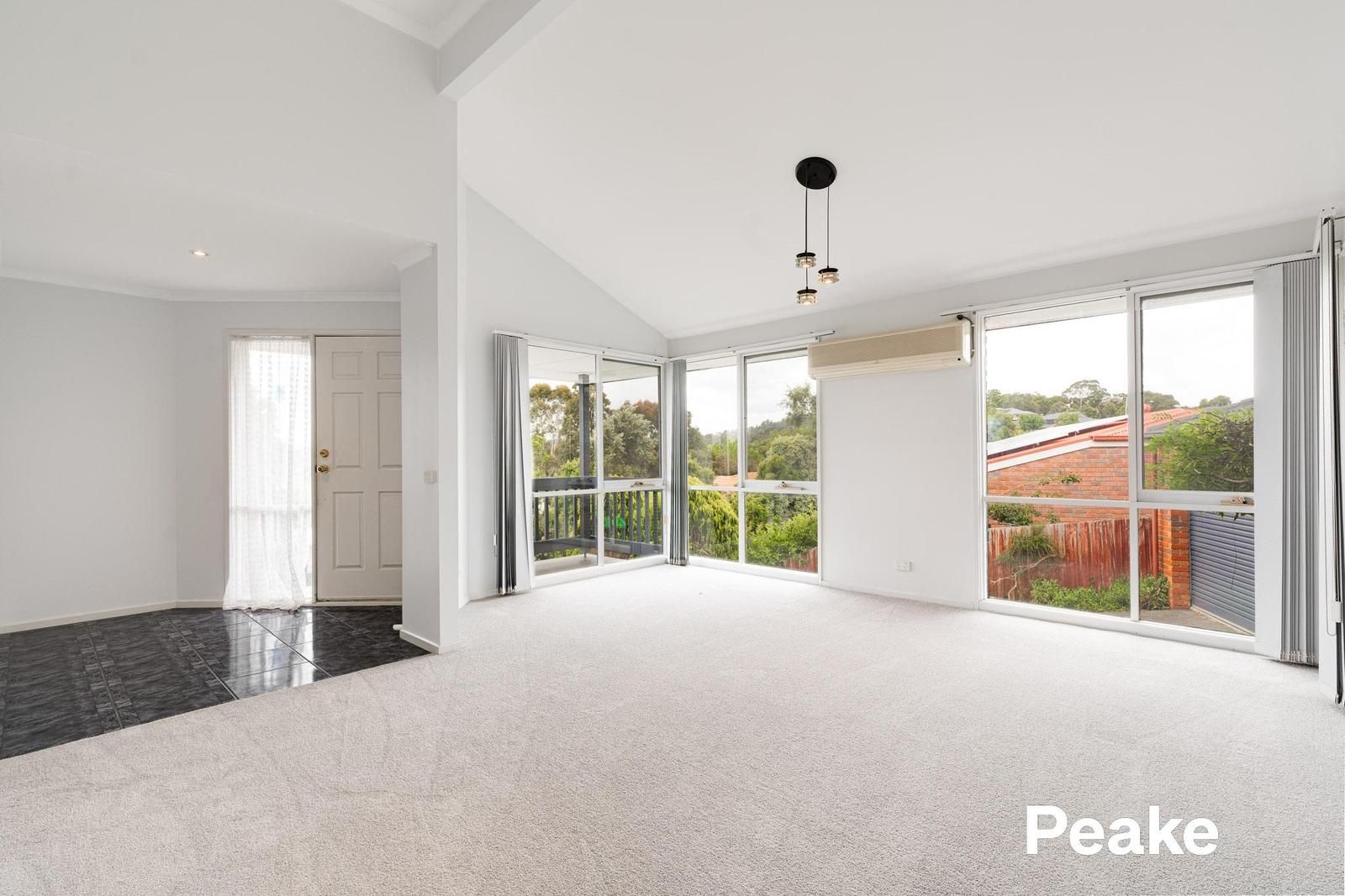 29 Amelia Close, Beaconsfield VIC 3807, Image 2