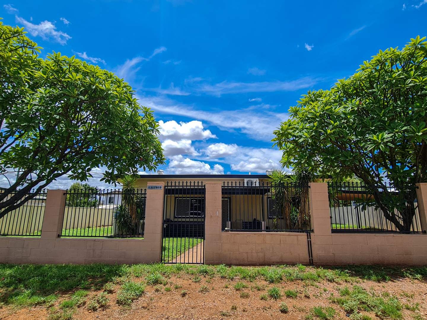 3 bedrooms House in 4 Alfred Street MOUNT ISA QLD, 4825