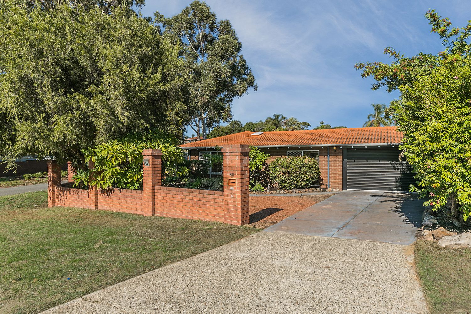 3 bedrooms House in 66 Parkway Road BIBRA LAKE WA, 6163
