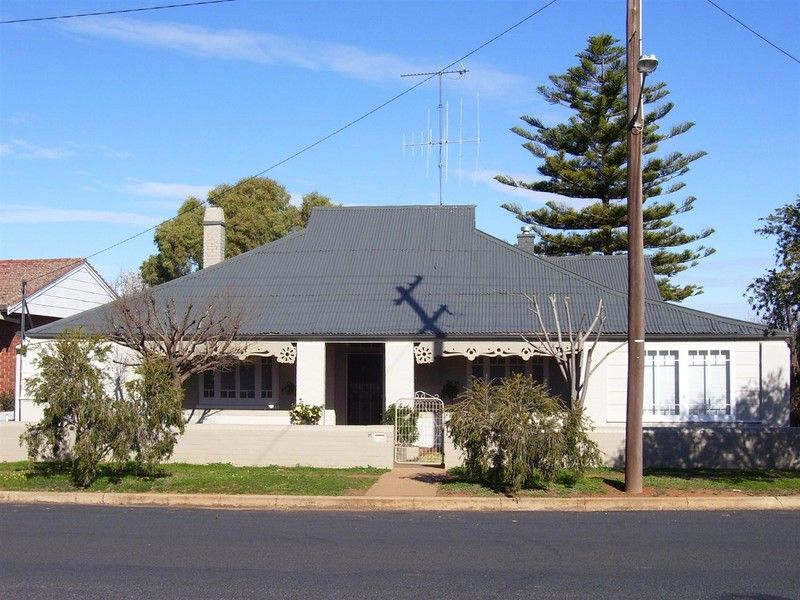 31 Victoria Street, Parkes NSW 2870, Image 0