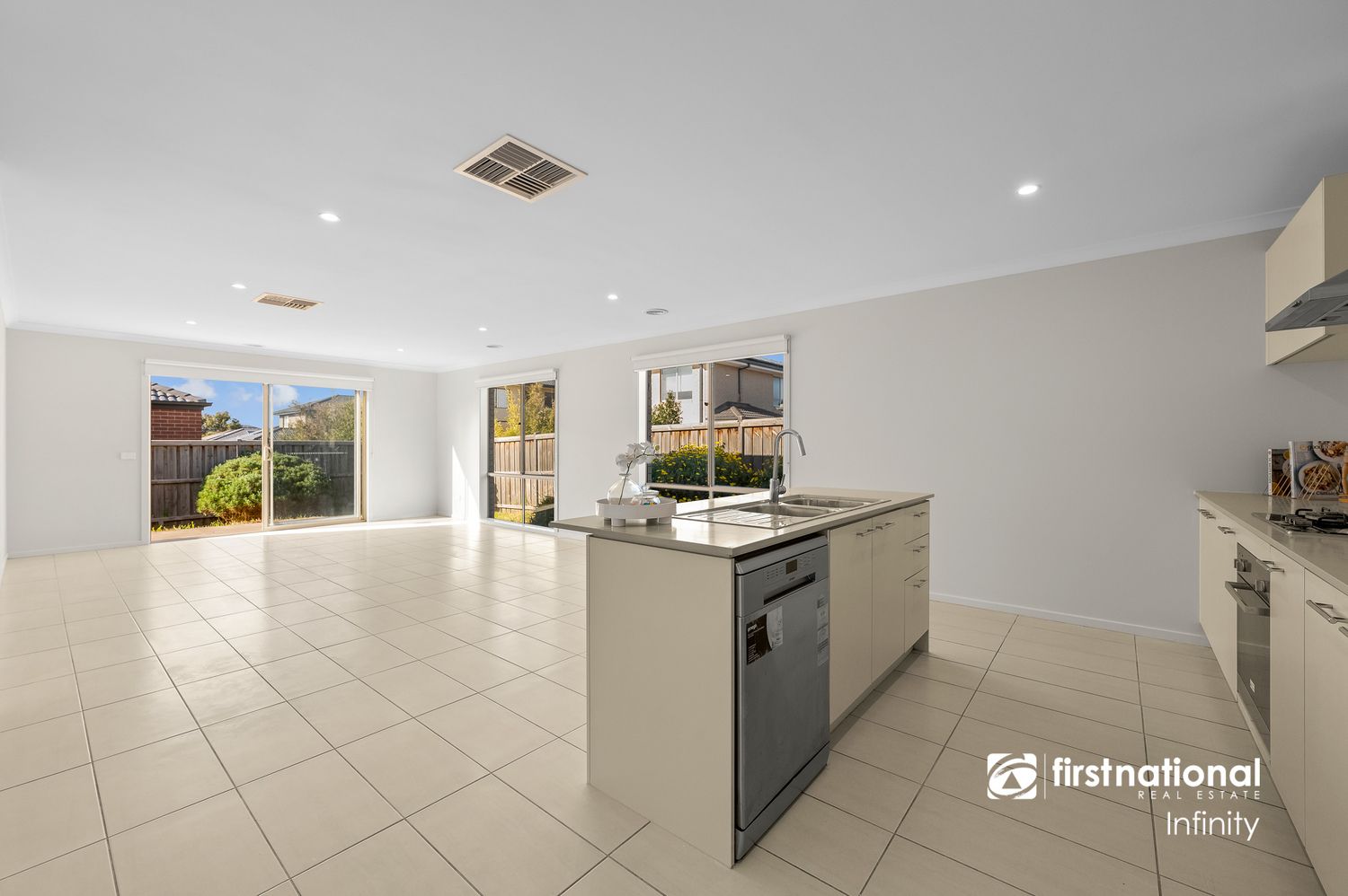 59 Wreath Drive, Tarneit VIC 3029, Image 2