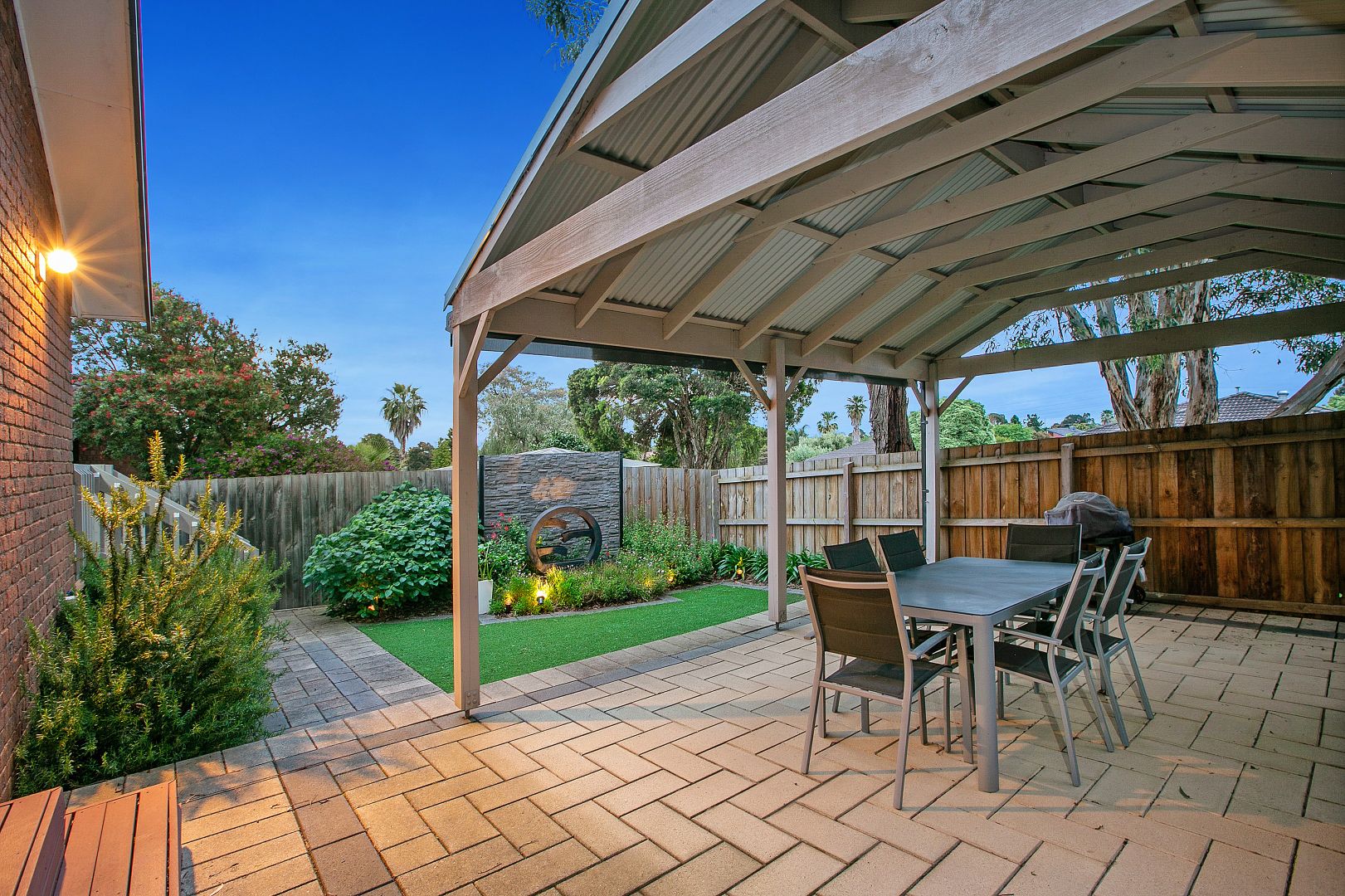 18 Marshall Drive, Mill Park VIC 3082, Image 2