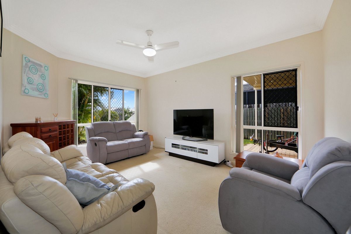 17 Harly Court, Urraween QLD 4655, Image 2