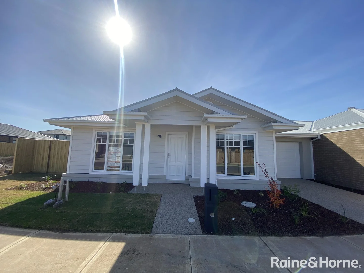 4 Ellisburg Street, Manor Lakes VIC 3024