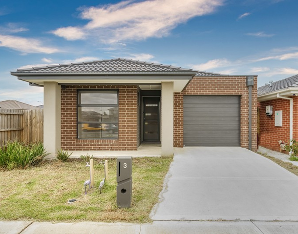 3 Bannan Crescent, Cranbourne North VIC 3977