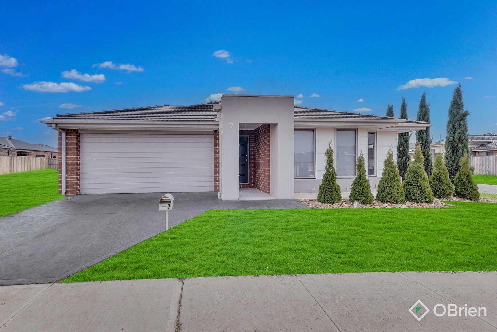 4 bedrooms House in 7 Longshanks Street THORNHILL PARK VIC, 3335