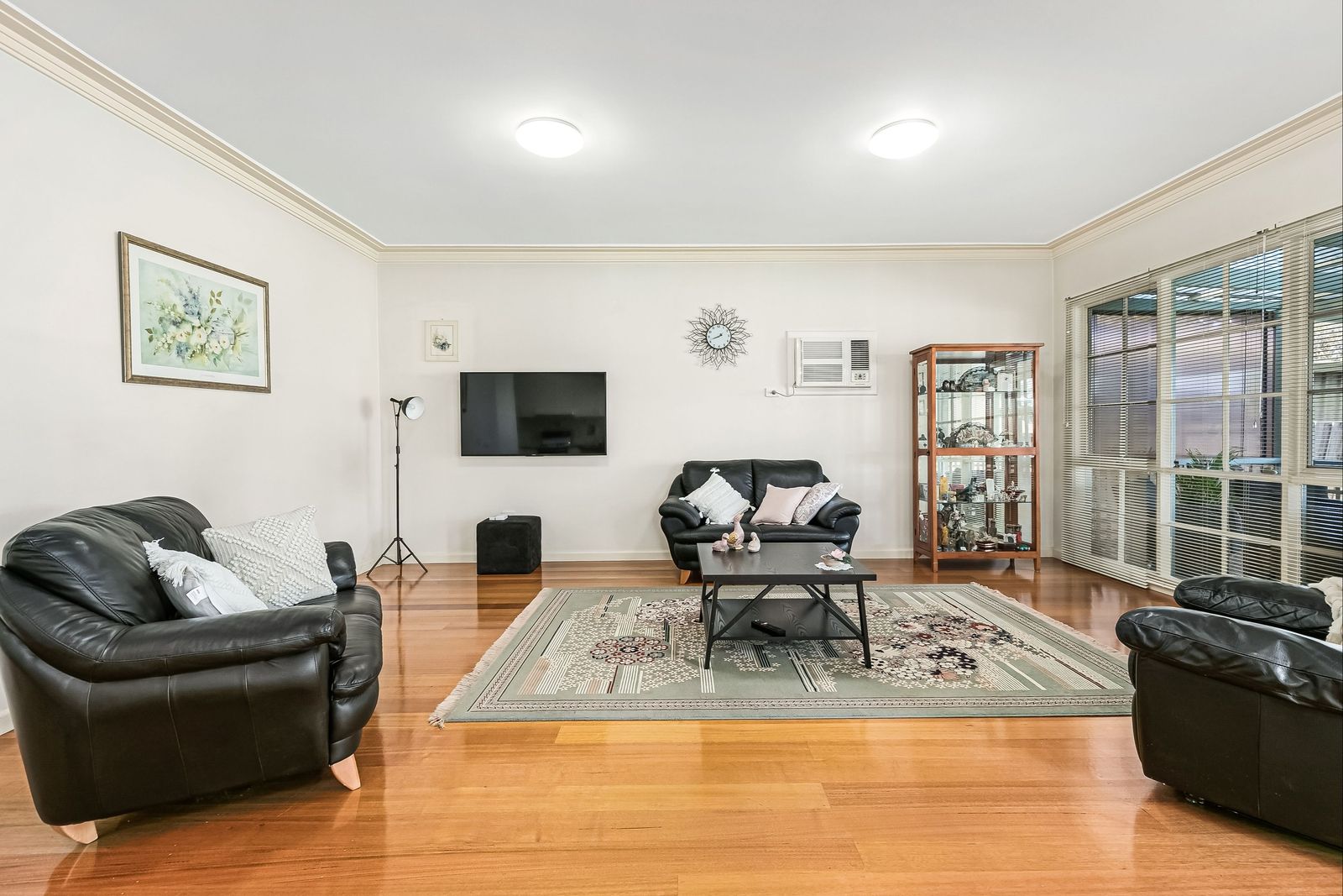 37 First Avenue, Strathmore VIC 3041, Image 2