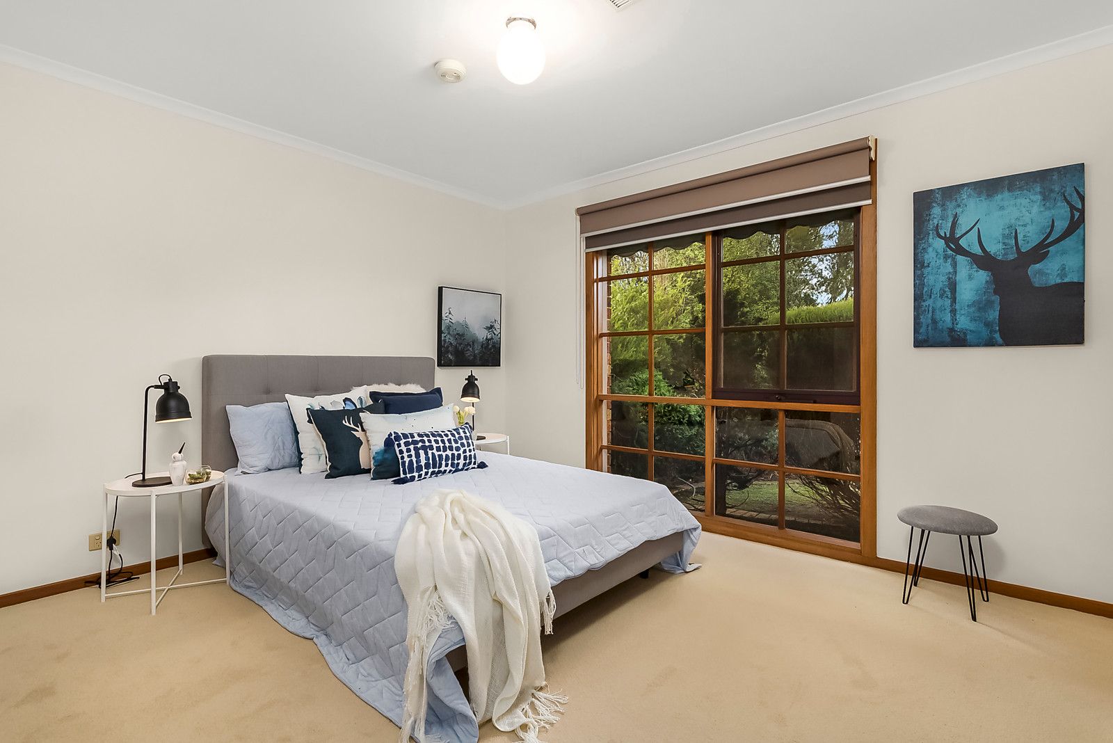 13 Cambridge Close, Croydon Hills VIC 3136, Image 2