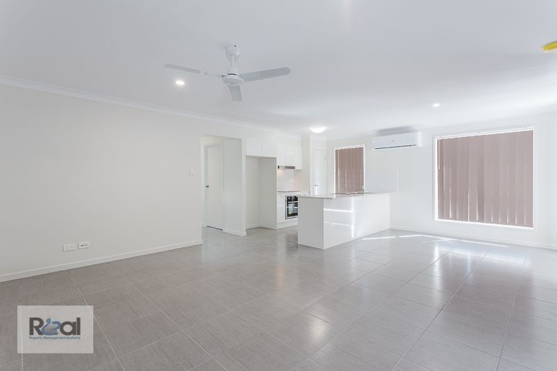 1/24 Lane Court, Mount Warren Park QLD 4207, Image 2