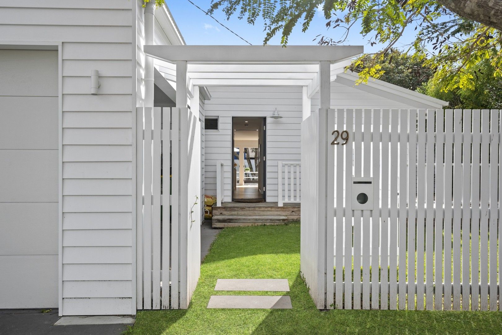 3 bedrooms House in 29 Coogeen Street BUNDALL QLD, 4217