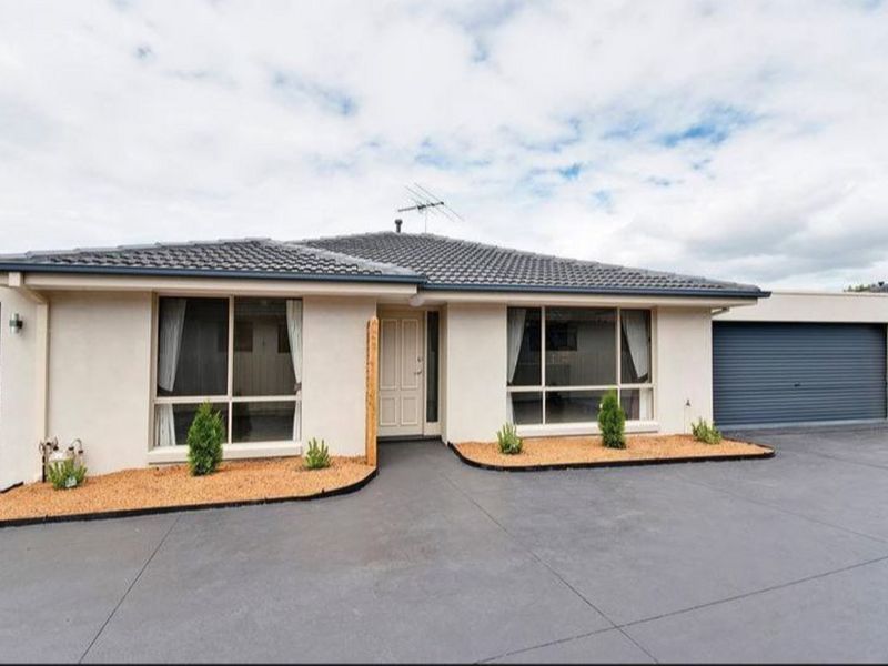 2 bedrooms Townhouse in 2/16 Tarella Road CHELSEA VIC, 3196