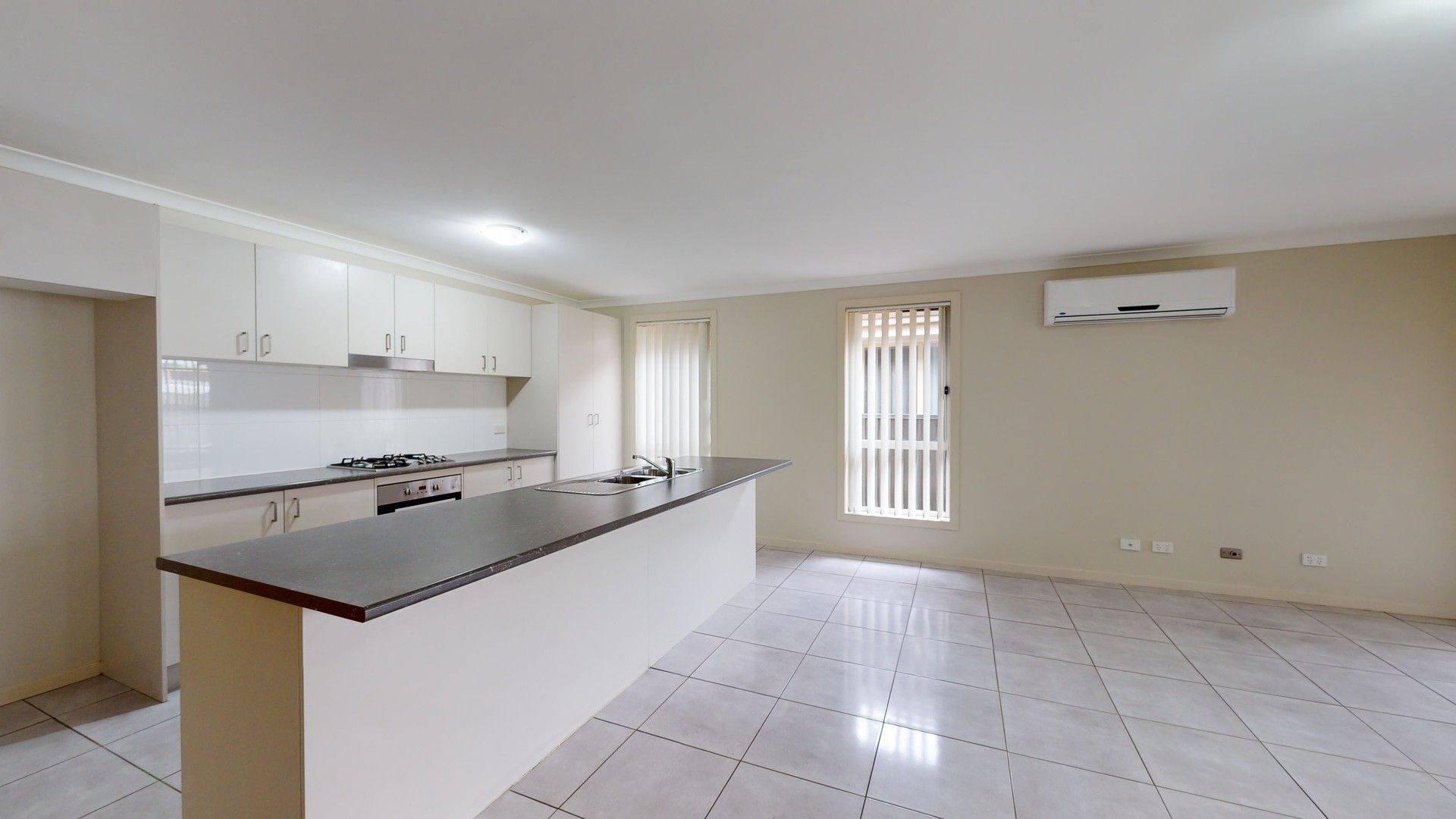 4 bedrooms House in 14 Sellers Avenue RUTHERFORD NSW, 2320