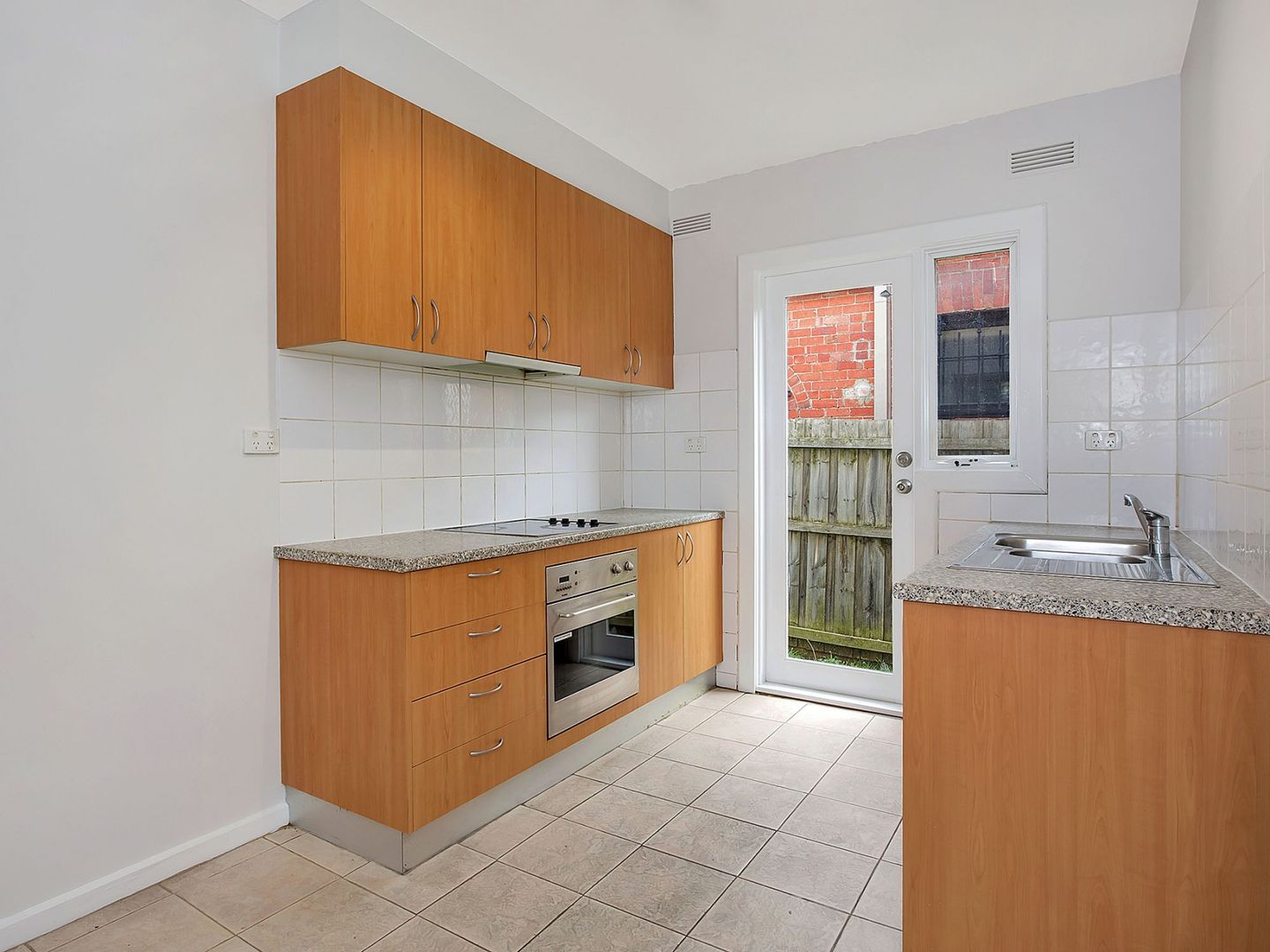 2/33 The Crescent, Ascot Vale VIC 3032, Image 2
