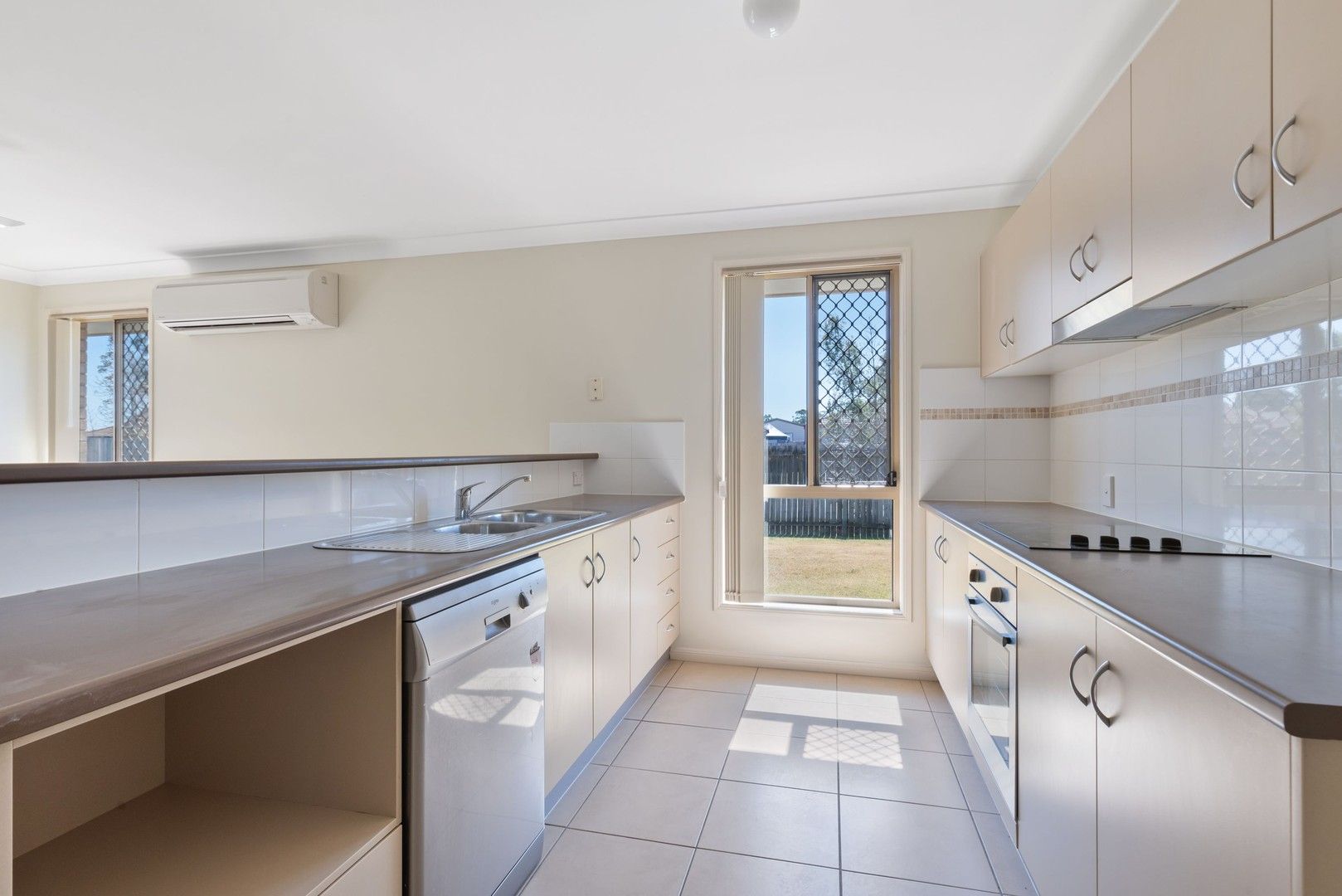 4 bedrooms House in 2 Hellcat Circuit BRAY PARK QLD, 4500