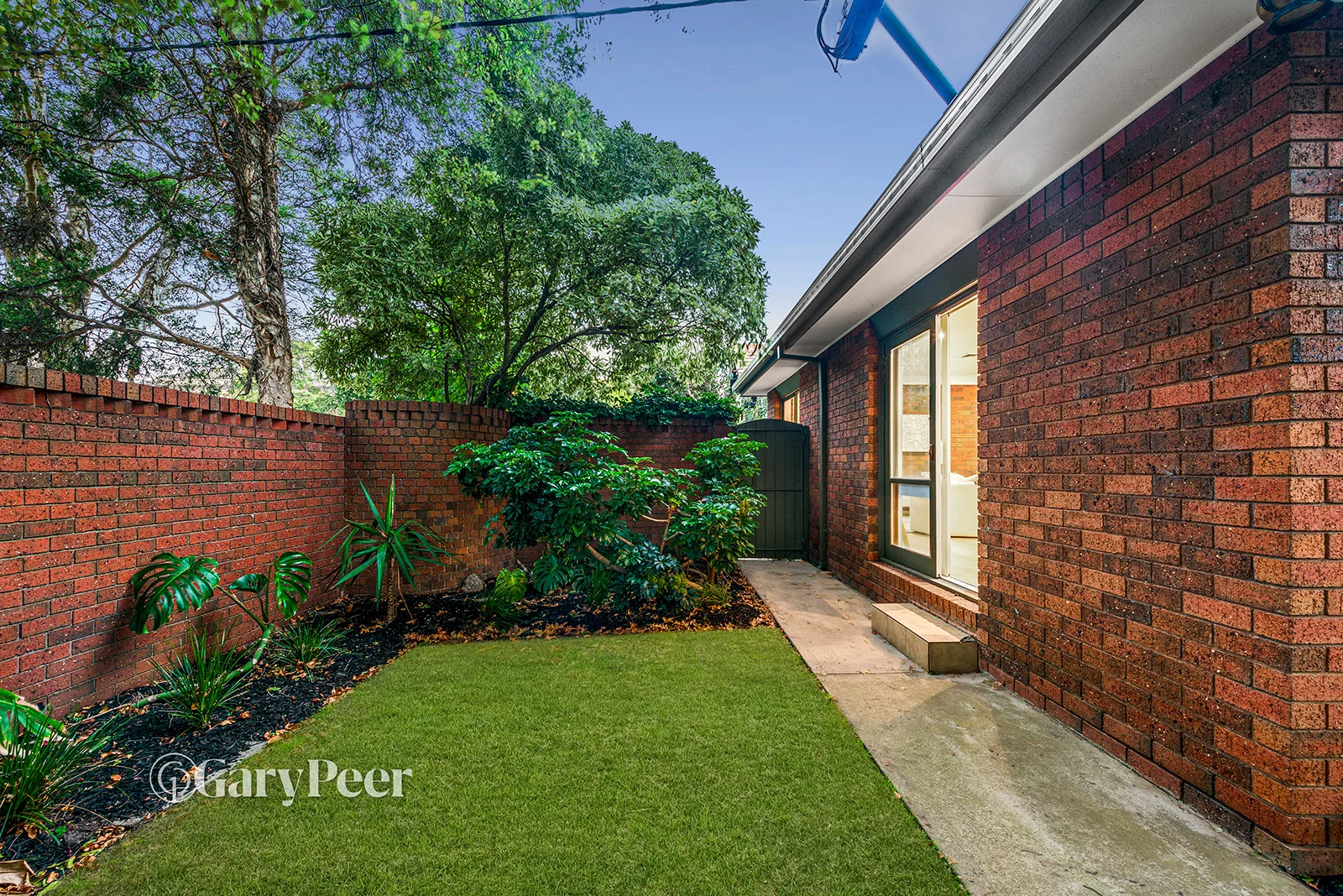 Additional image 15 of 1/17 Orrong Crescent, Caulfield North VIC 3161